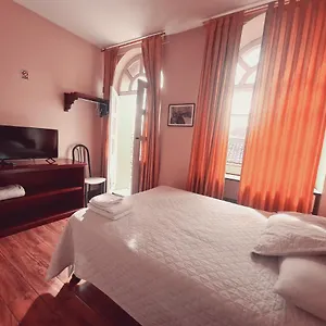 Hoteles Economicos By Chat Noir Cuenca